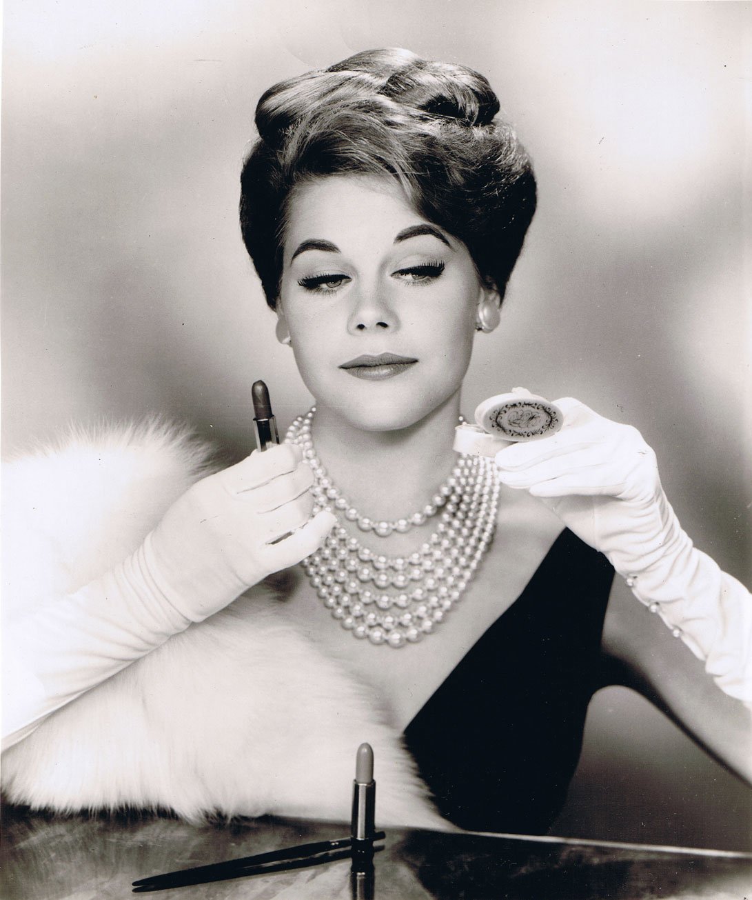 Lugene modeling for Max Factor